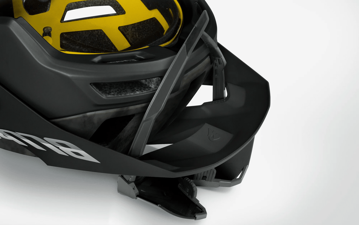 Casco Bluegrass Rogue Core Mips